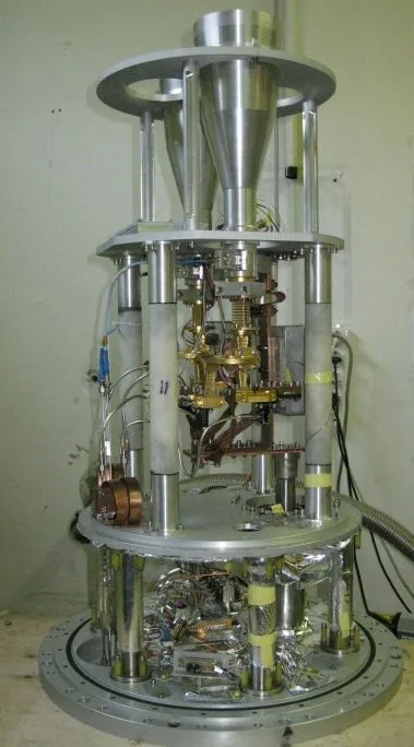 senza_schermo_01r RICEVITORE Dual Feeds 18-26GHz (379×684)